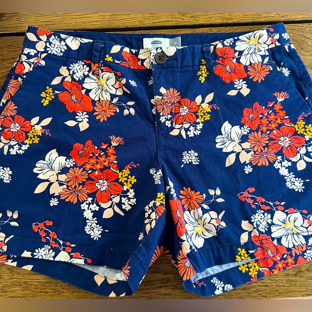 Old Navy women shorts, size 10